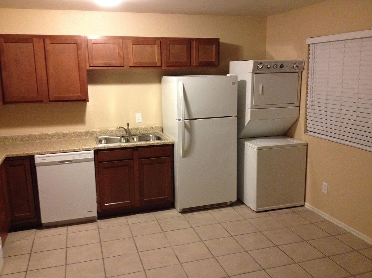 2755 E Wier Ave APT 1 photo 4