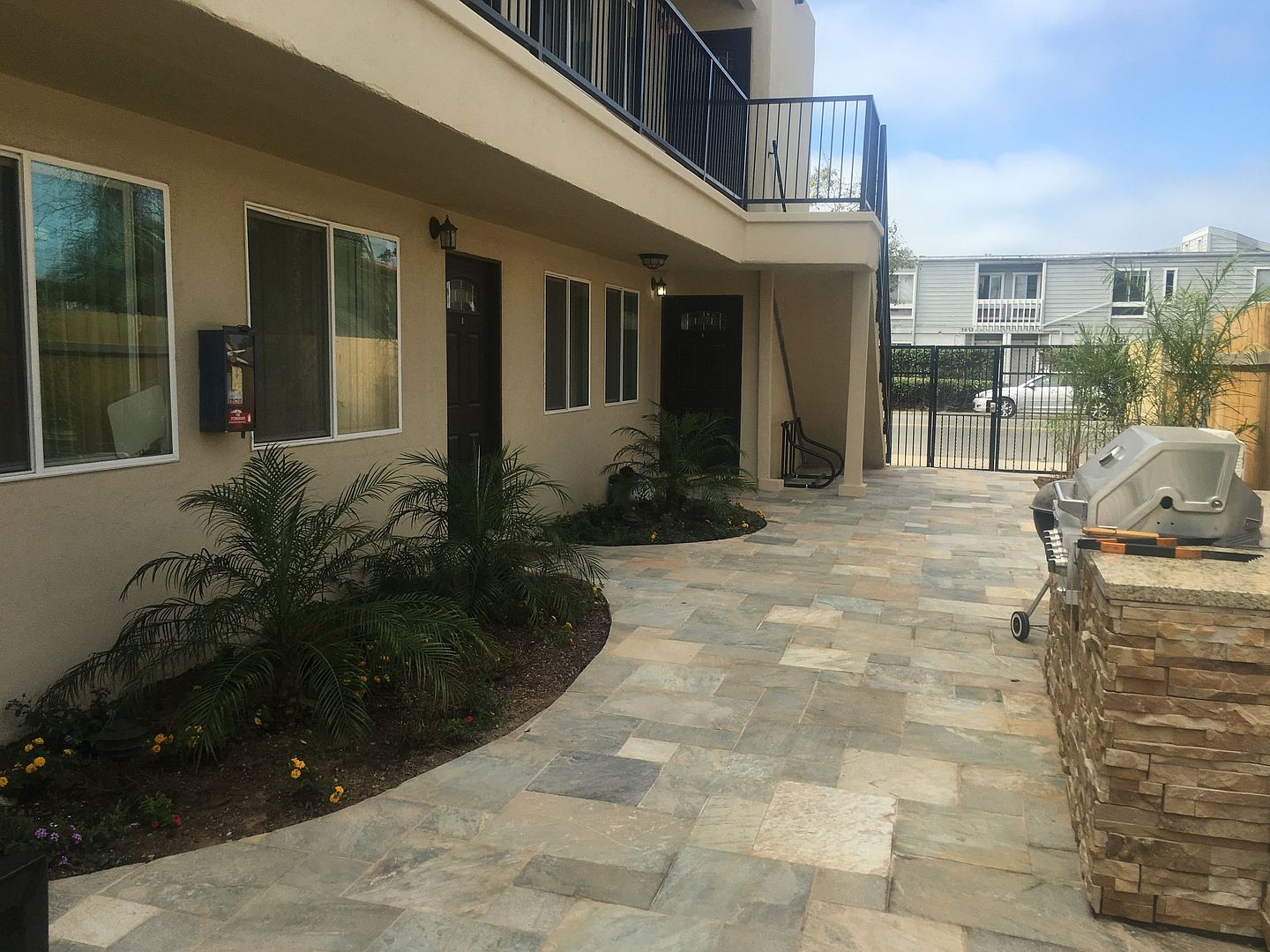 5065 W Point Loma Blvd unit C photo 2