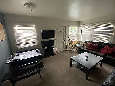 2239 Garnet Ave photo 4