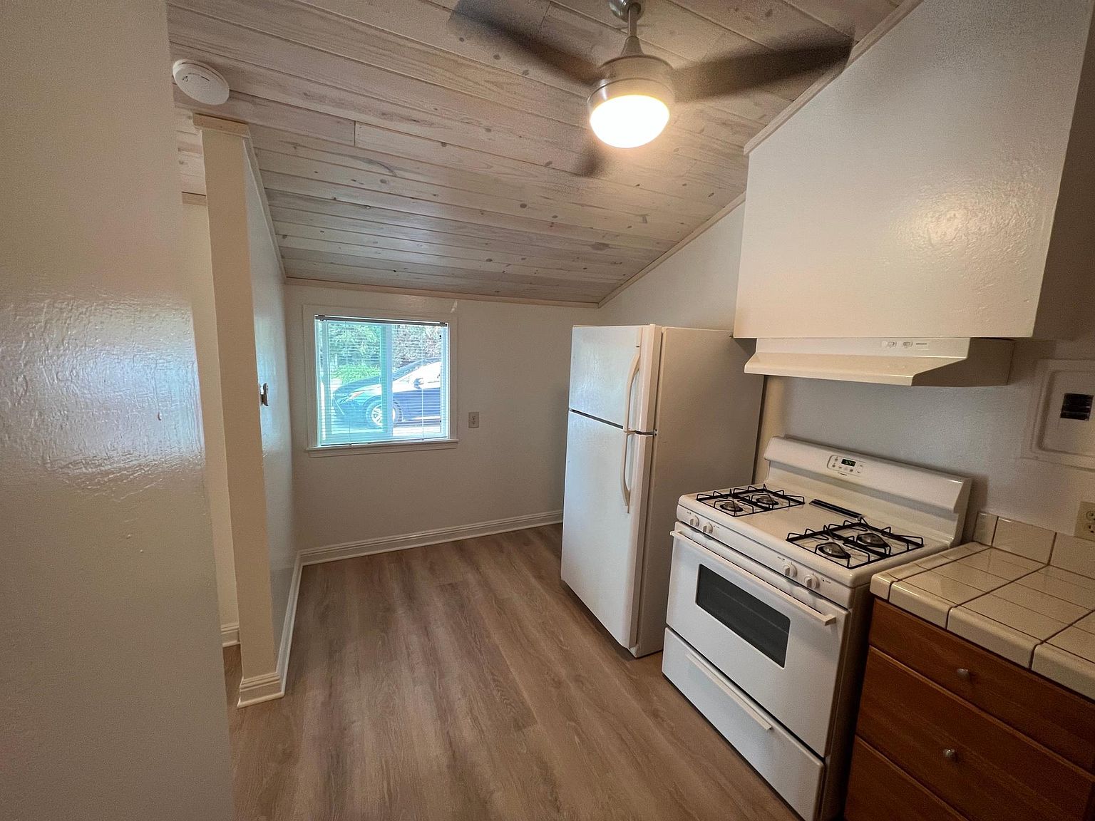 2275 Mount Pleasant Rd photo 5