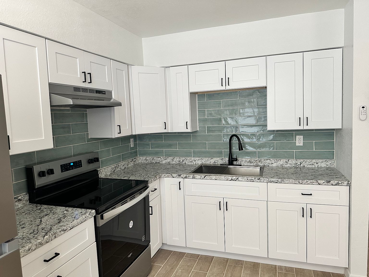2250 W Southern Ave photo 3