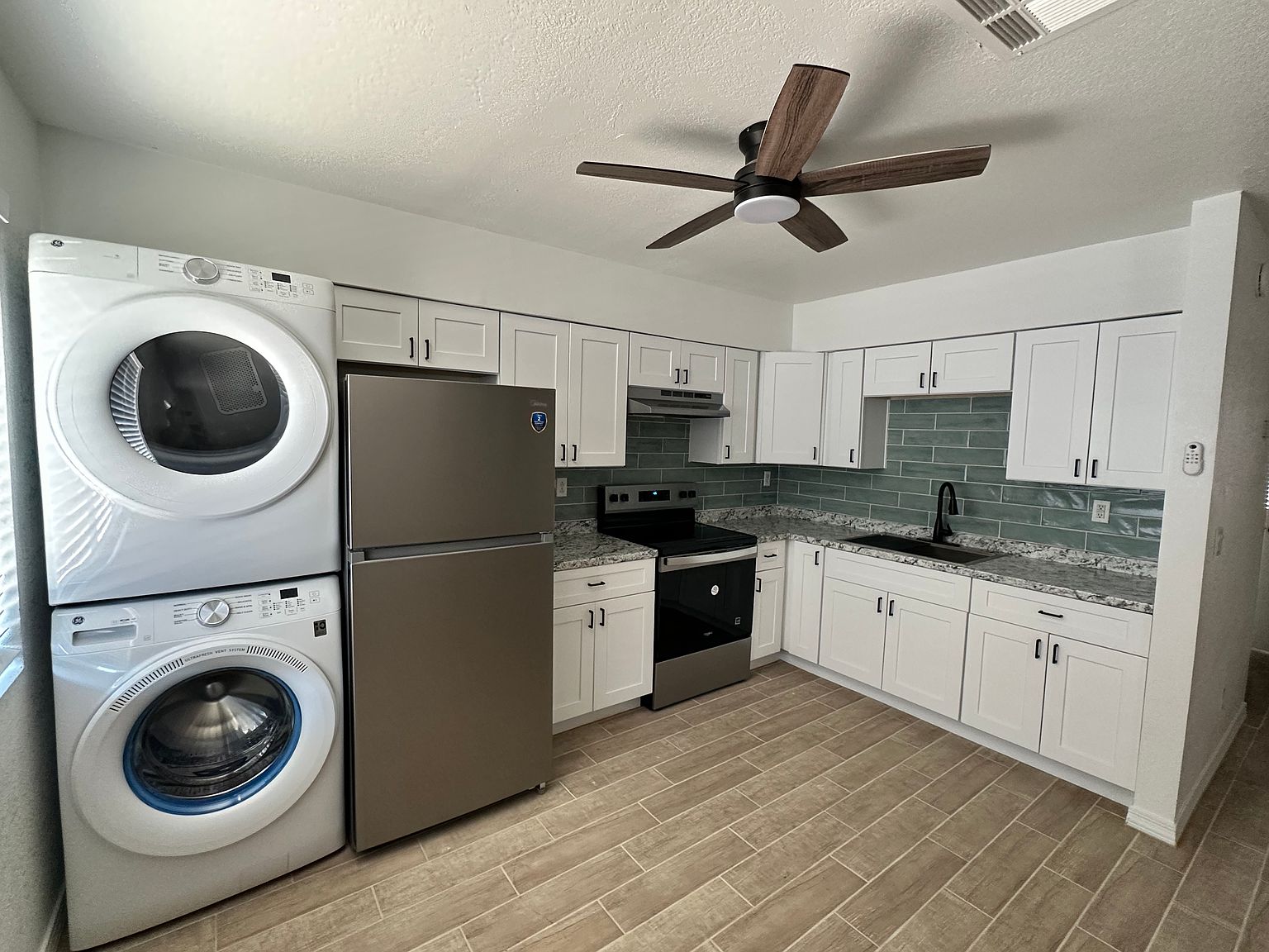 2250 W Southern Ave photo 4