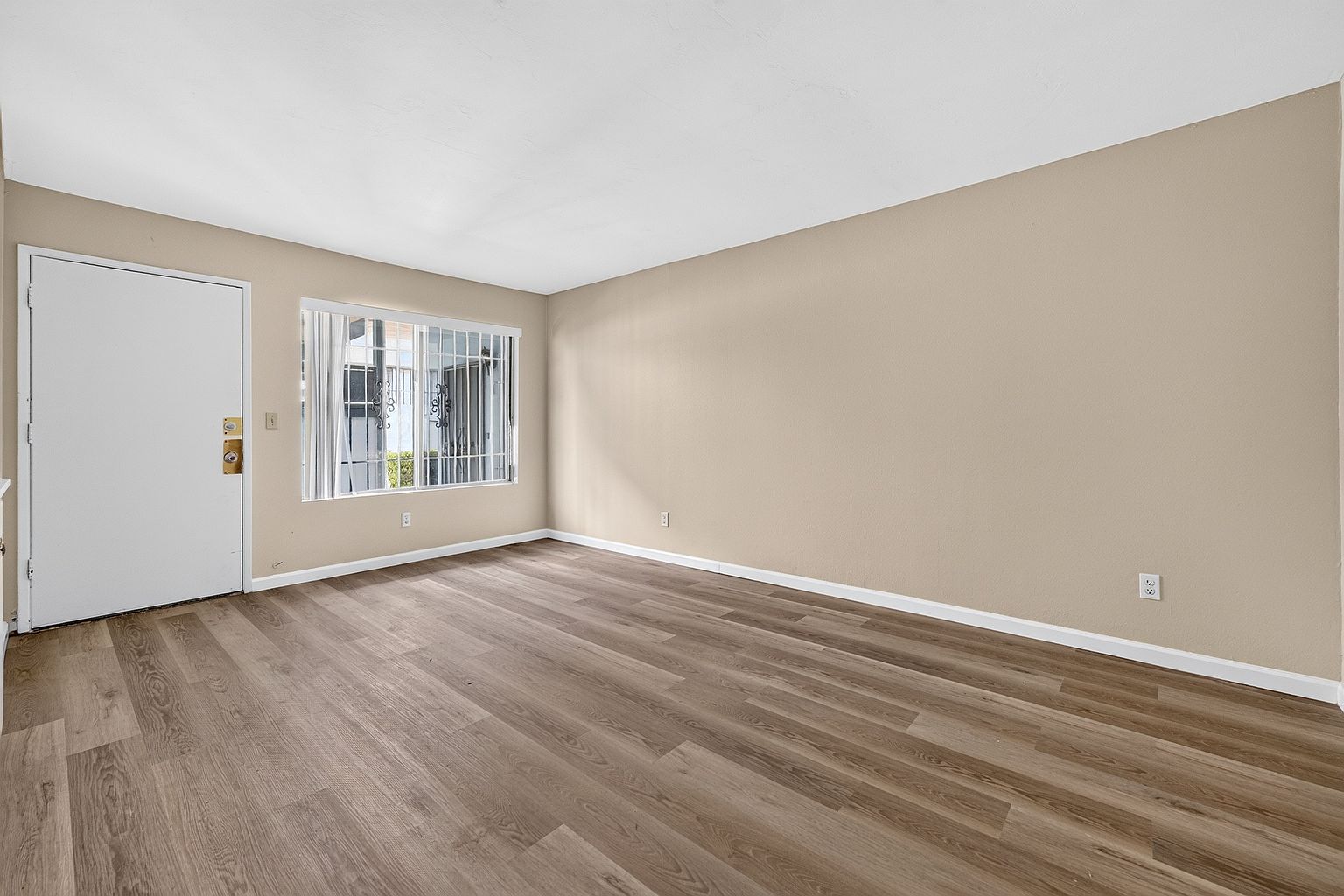 3837 39th St photo 2