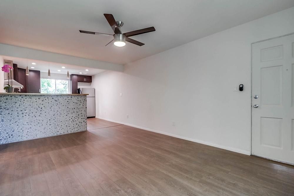 5220 Dawes St photo 2