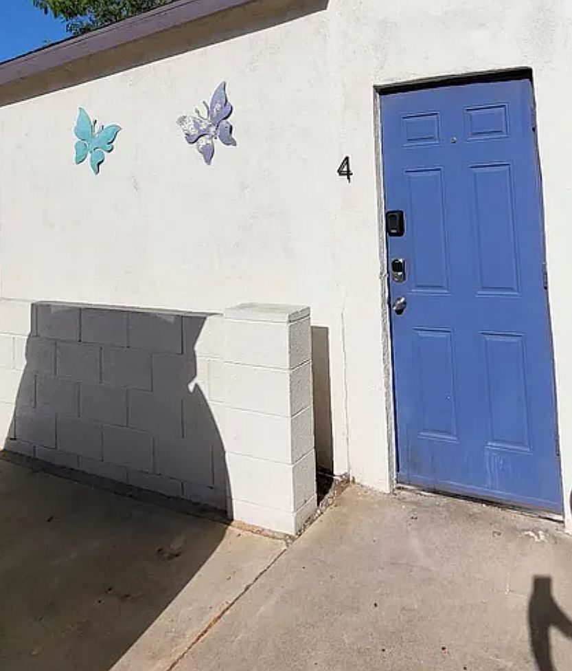 712 E Pierce St APT 1 photo 2