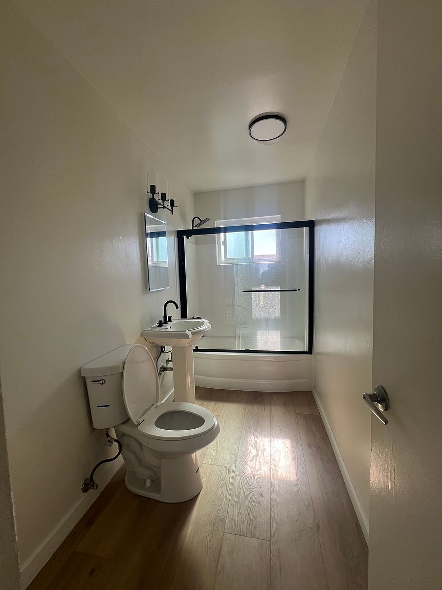 3185 Madison Ave photo 4