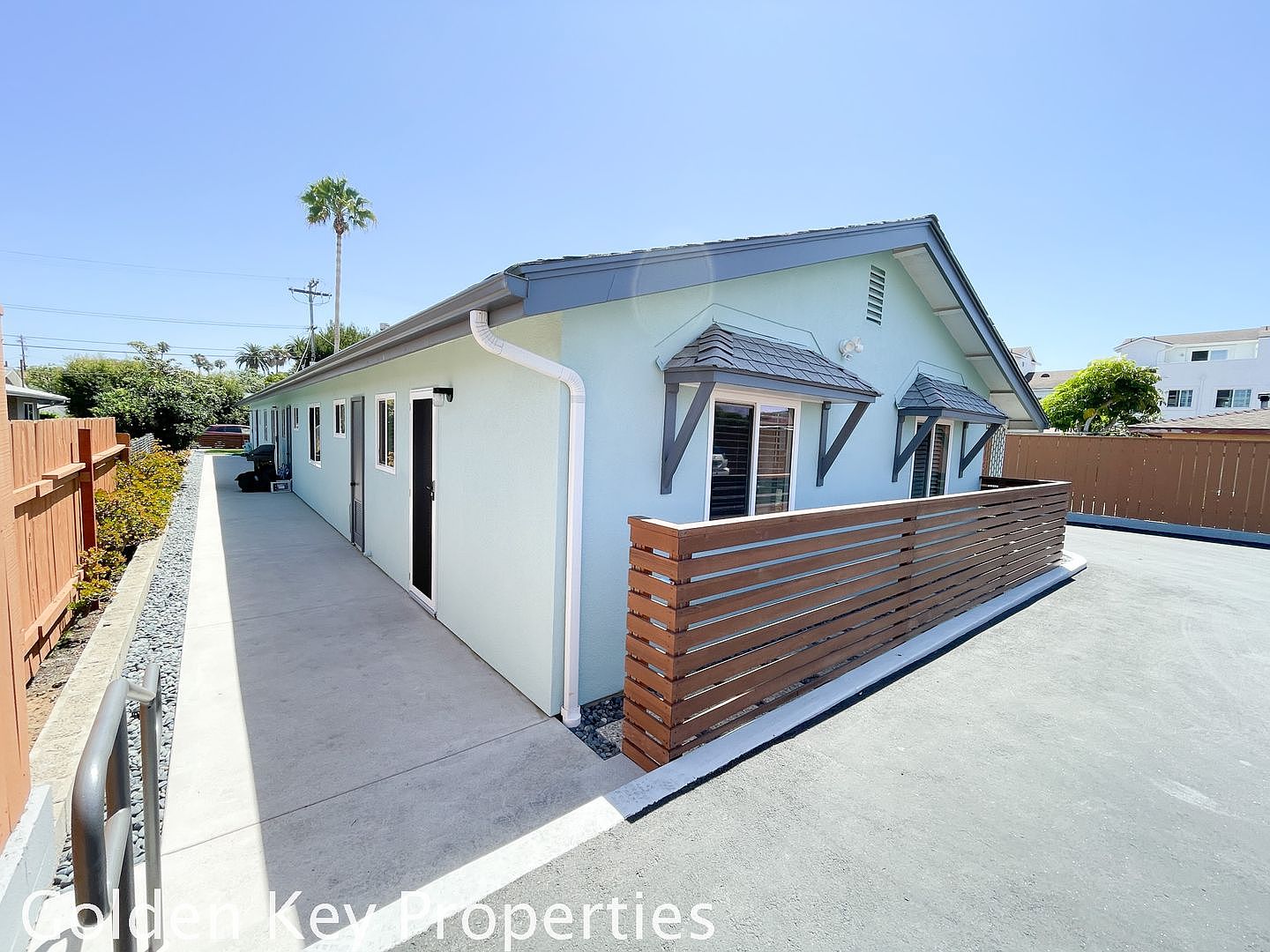 2715 Madison St photo 3