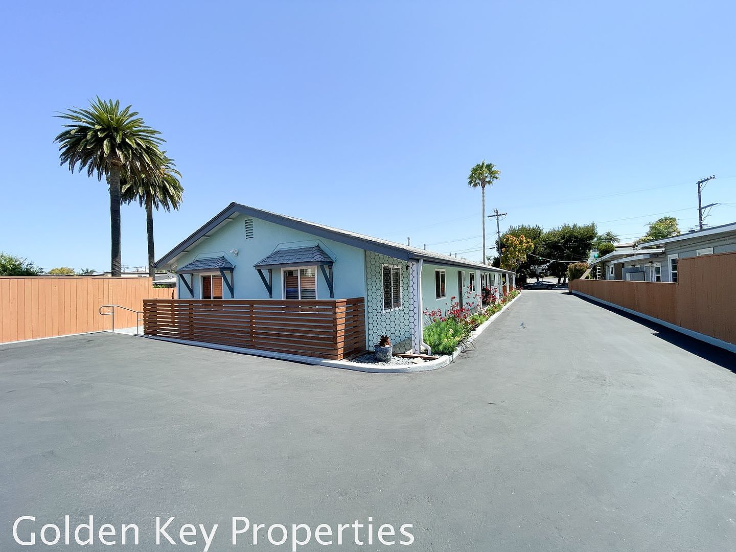 2715 Madison St photo 2