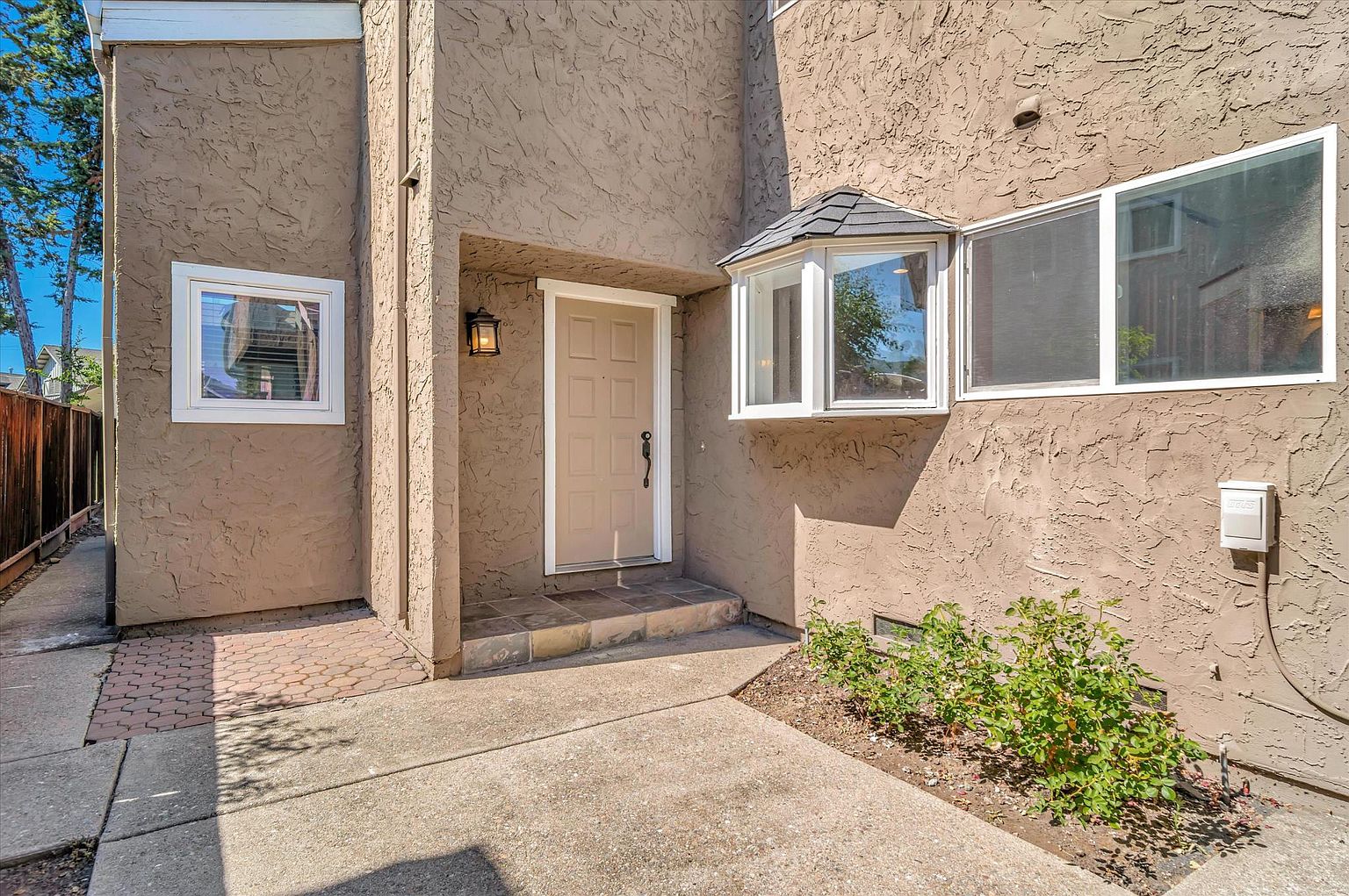 1105 Kelez Dr photo 2