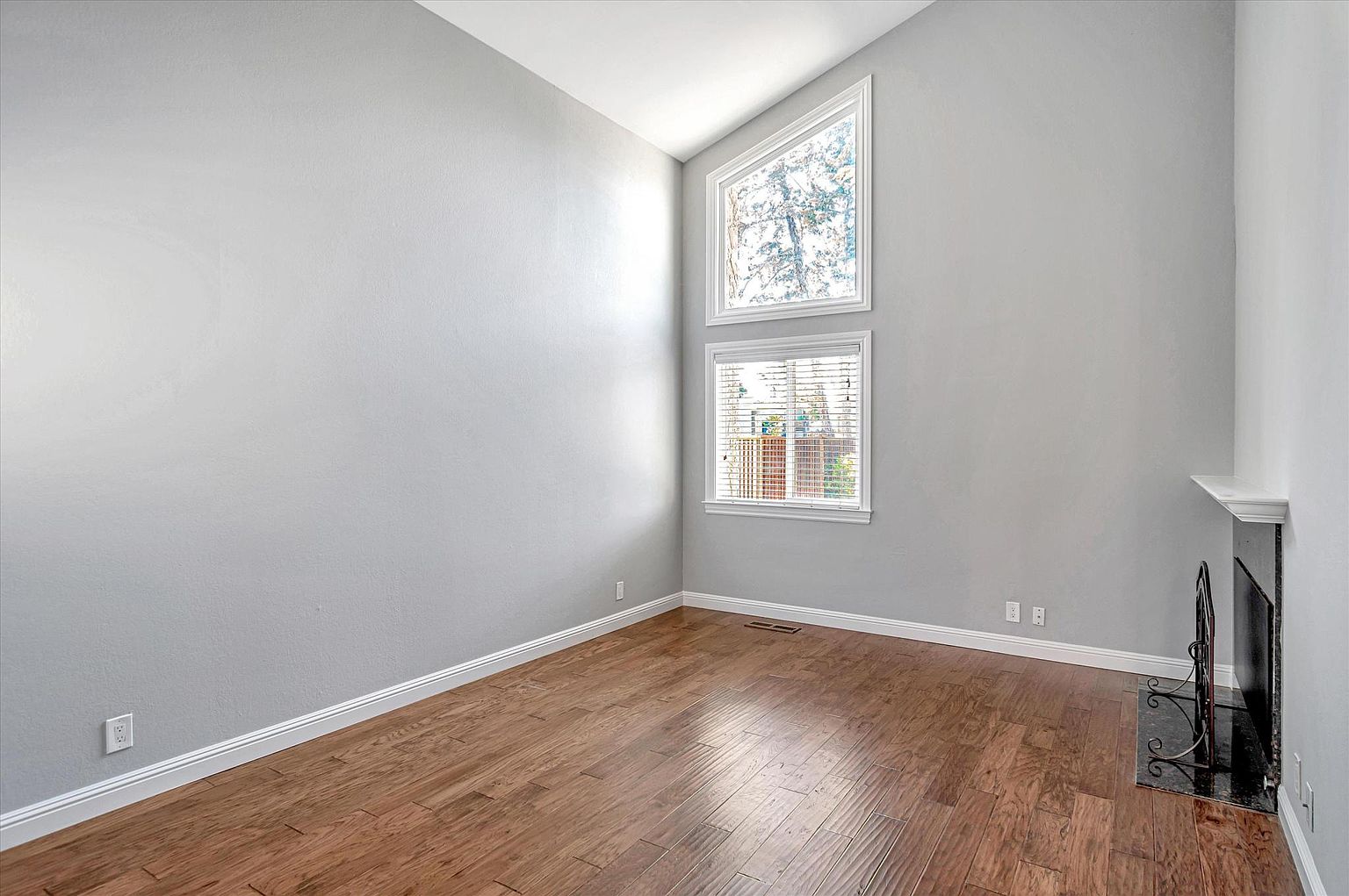 1105 Kelez Dr photo 3