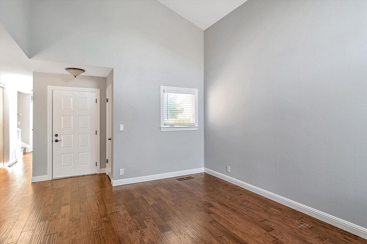 1105 Kelez Dr photo 4