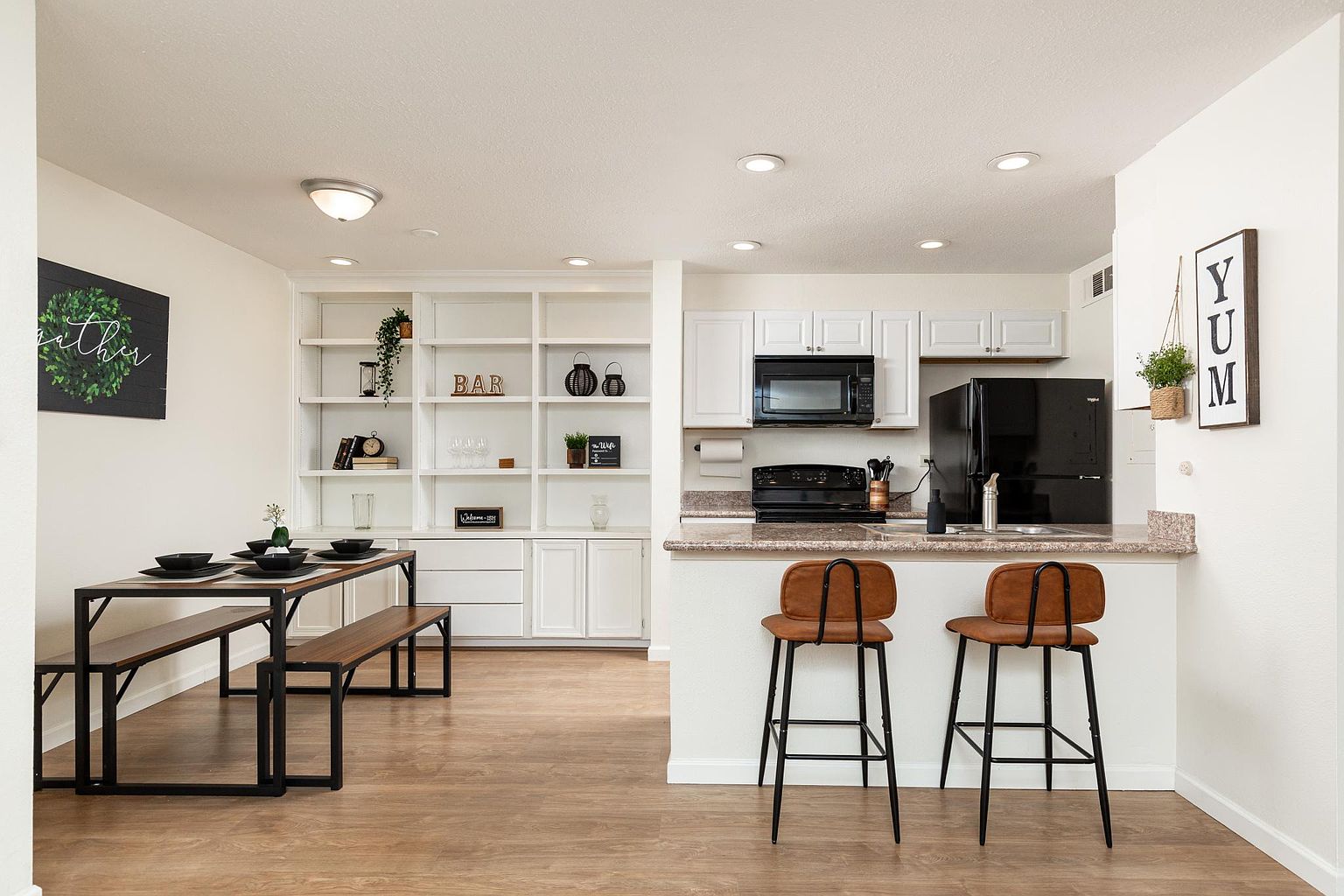 8055 E Thomas Rd Scottsdale, AZ 85251 photo 2
