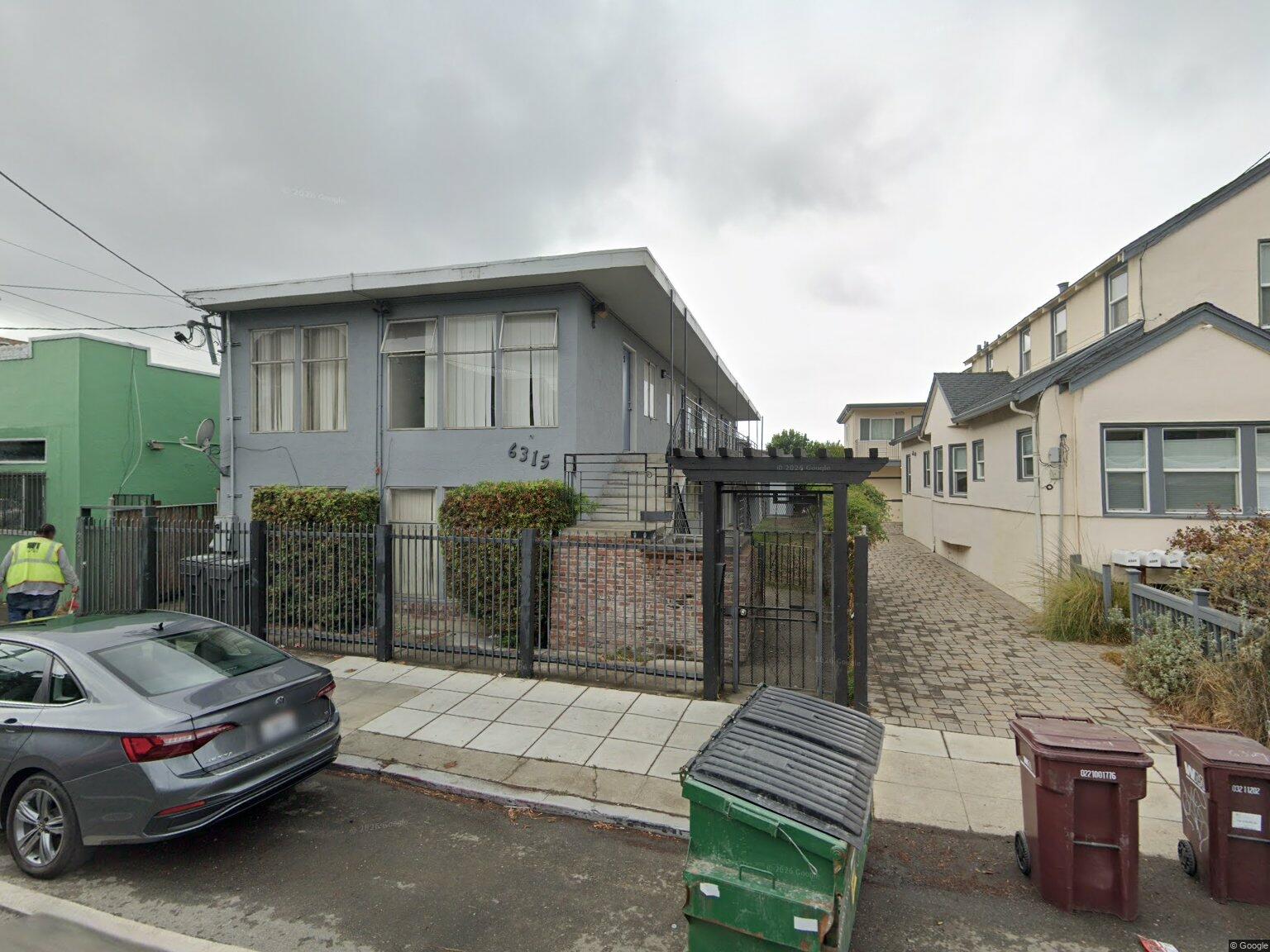 6315 Shattuck Ave photo 2
