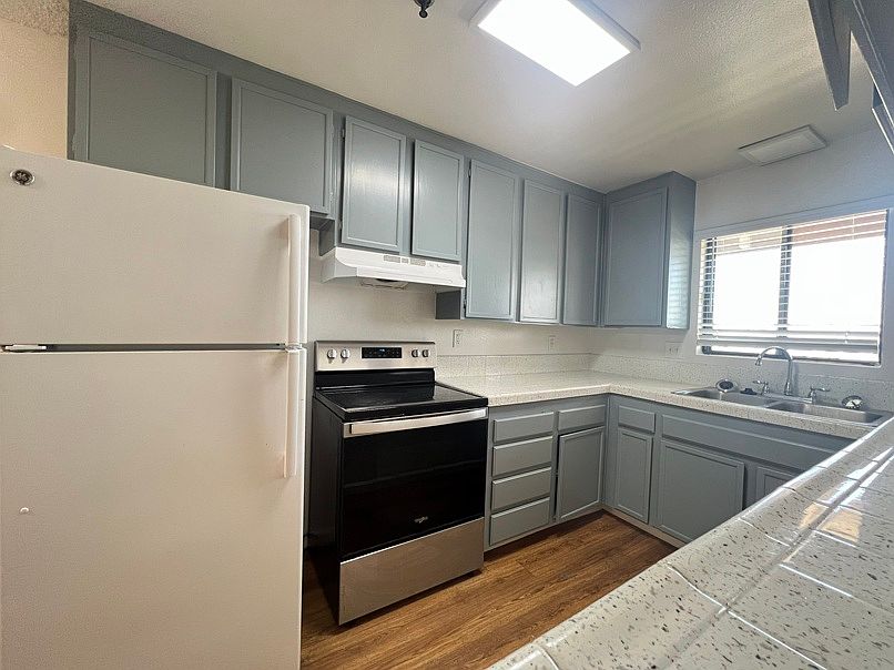 235 Willie James Jones Ave photo 2