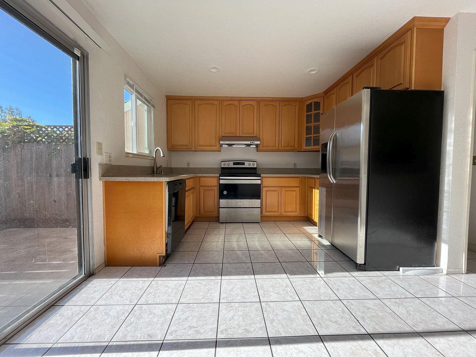 22807 Grand St photo 4