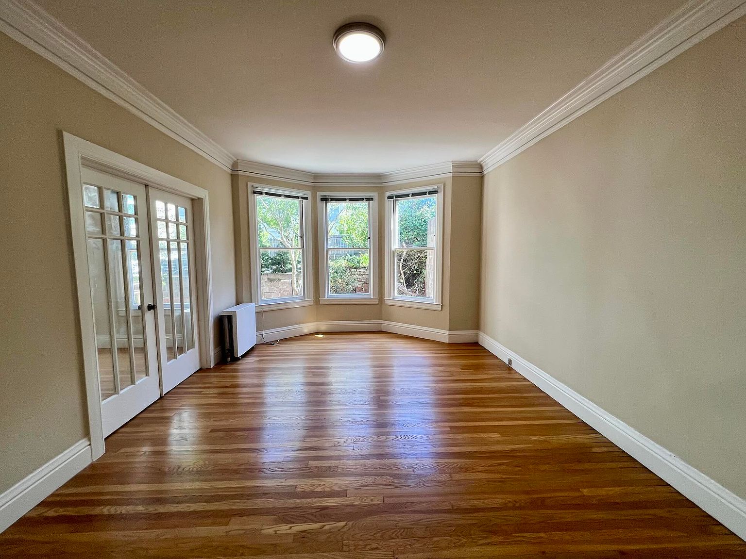 2BR/2BA Apartment on Van Ness Ave · San Francisco photo 2