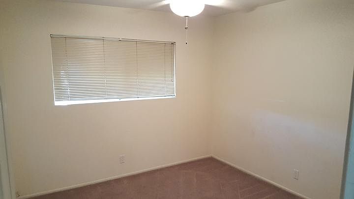 325 S Westfall Ave photo 4