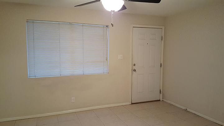 325 S Westfall Ave photo 2