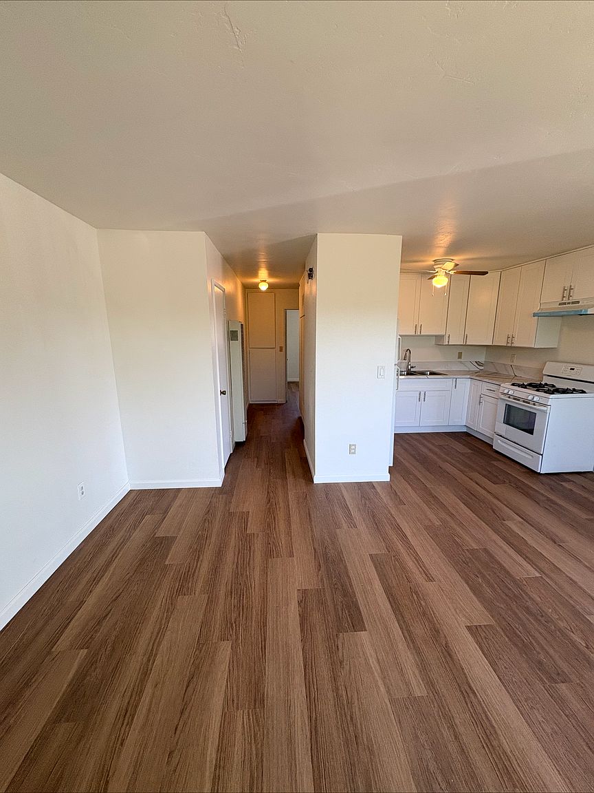 504 E Lexington Ave photo 2