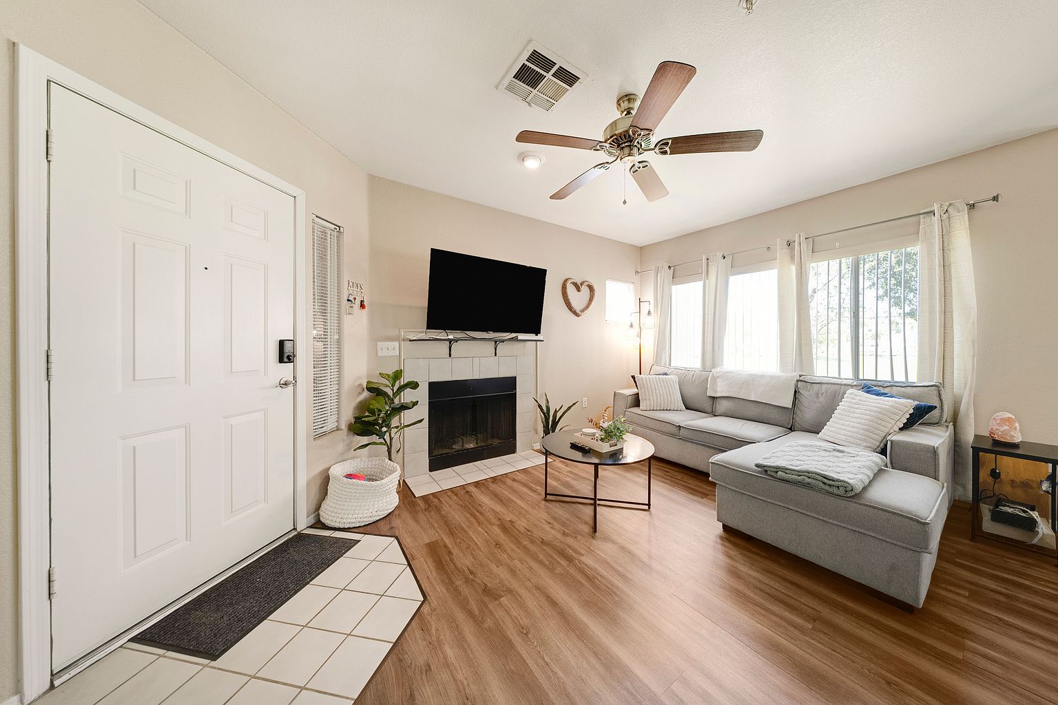 1295 N Ash St Gilbert, AZ 85233 photo 3