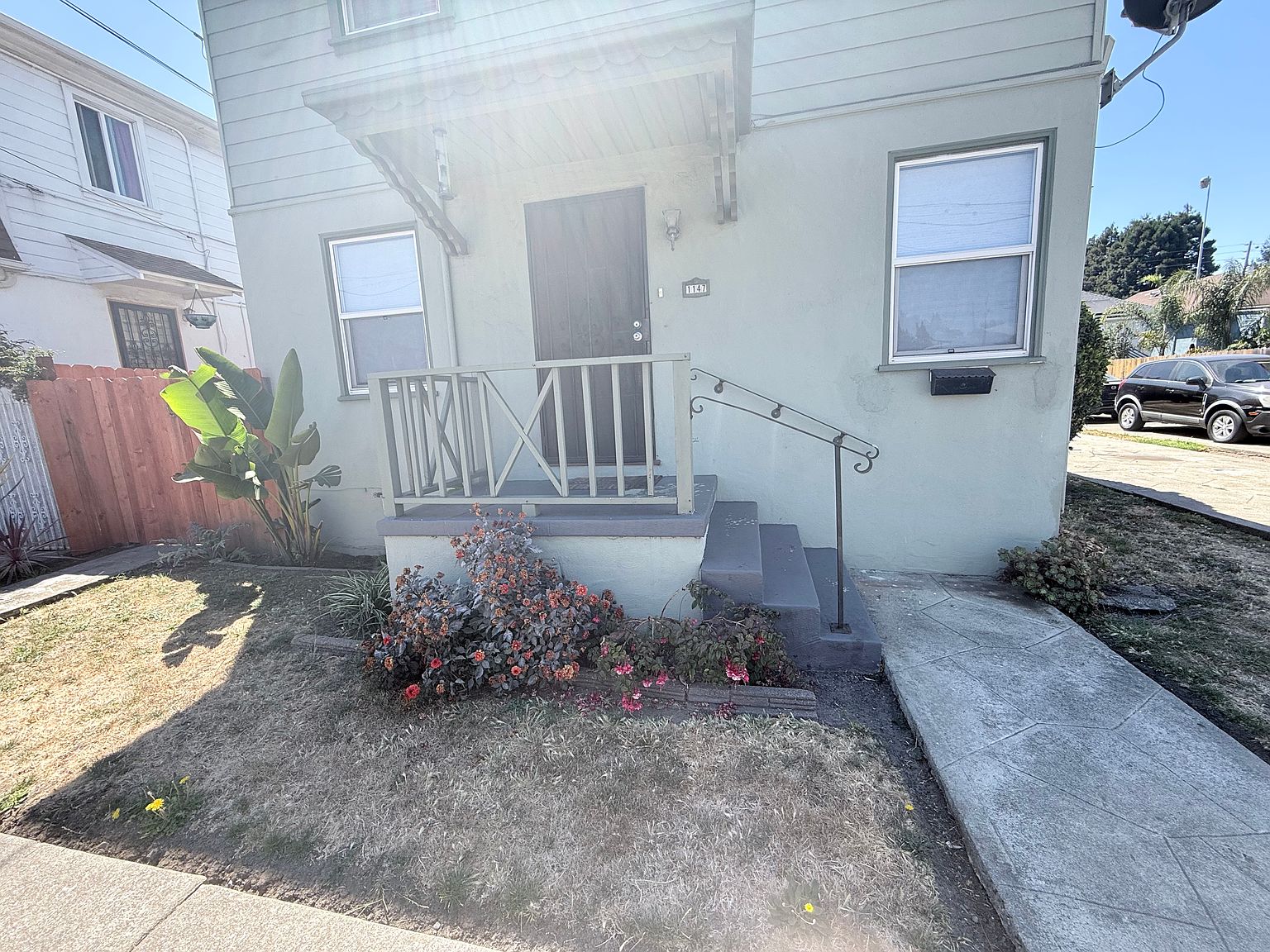 1147 54th St photo 2