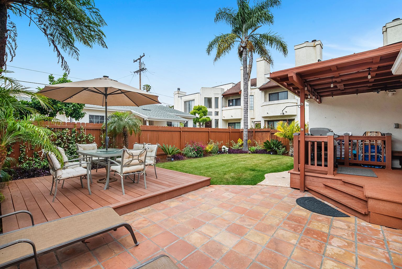 1236 Thomas Ave photo 3