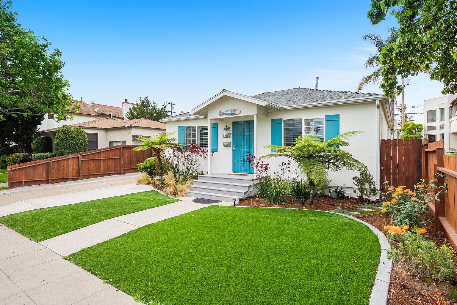 1236 Thomas Ave photo 2