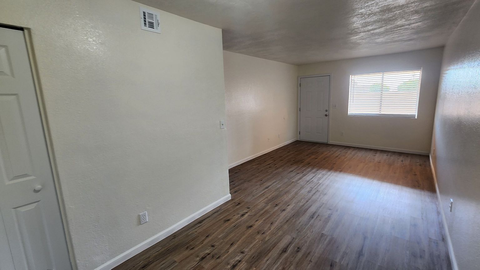 2752 N Salem APT 101 photo 5