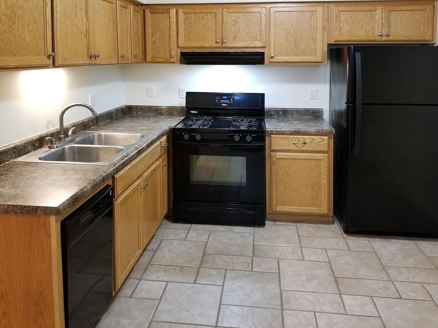403 S Westfall Ave APT 1 photo 2