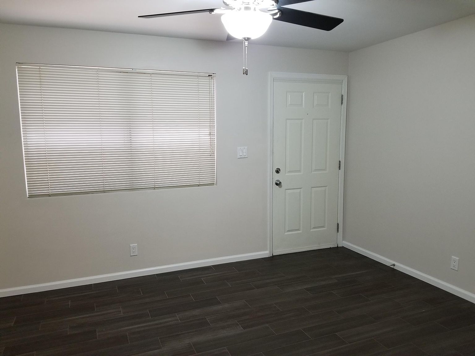 403 S Westfall Ave APT 1 photo 4