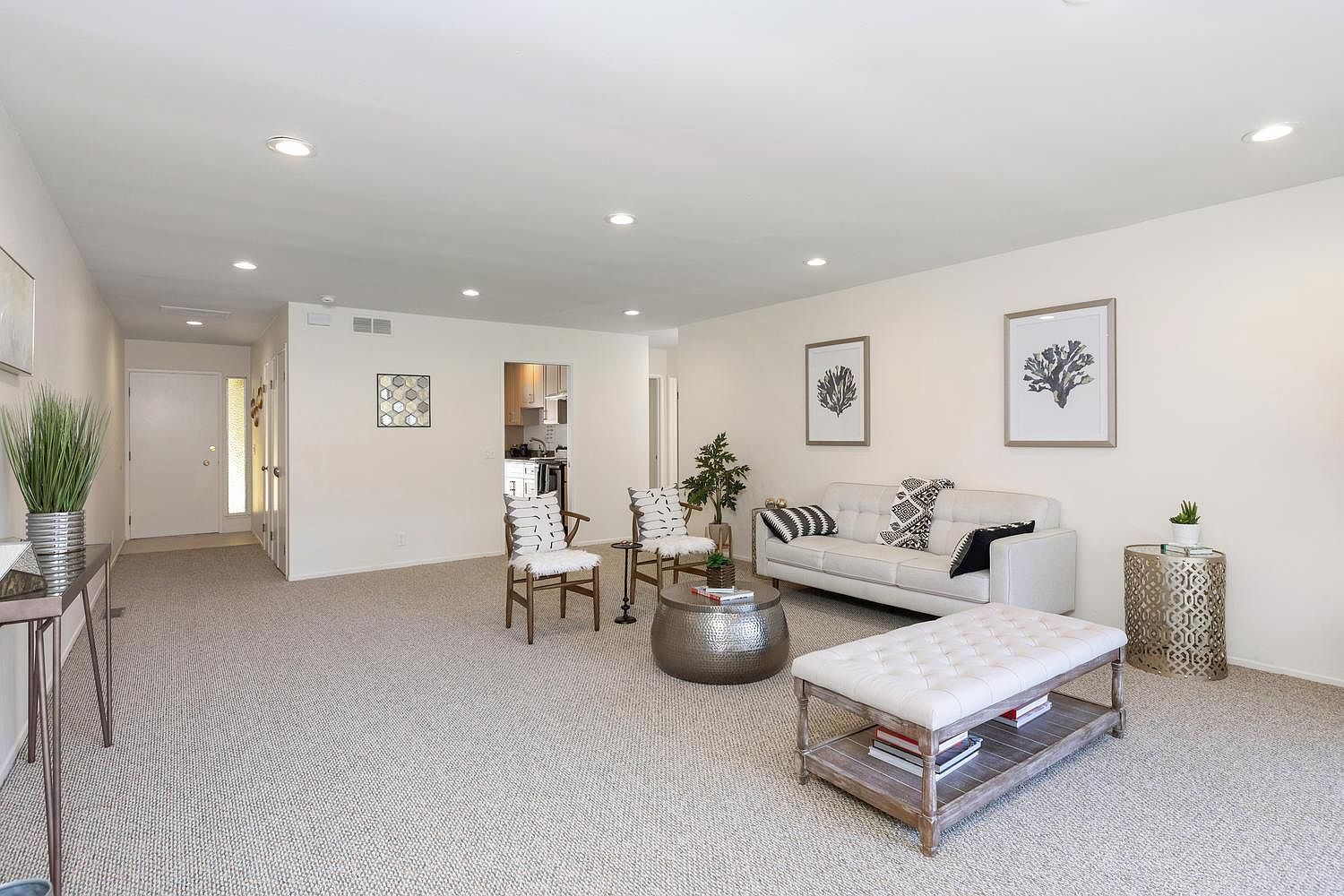 131 Ascot Ct photo 3