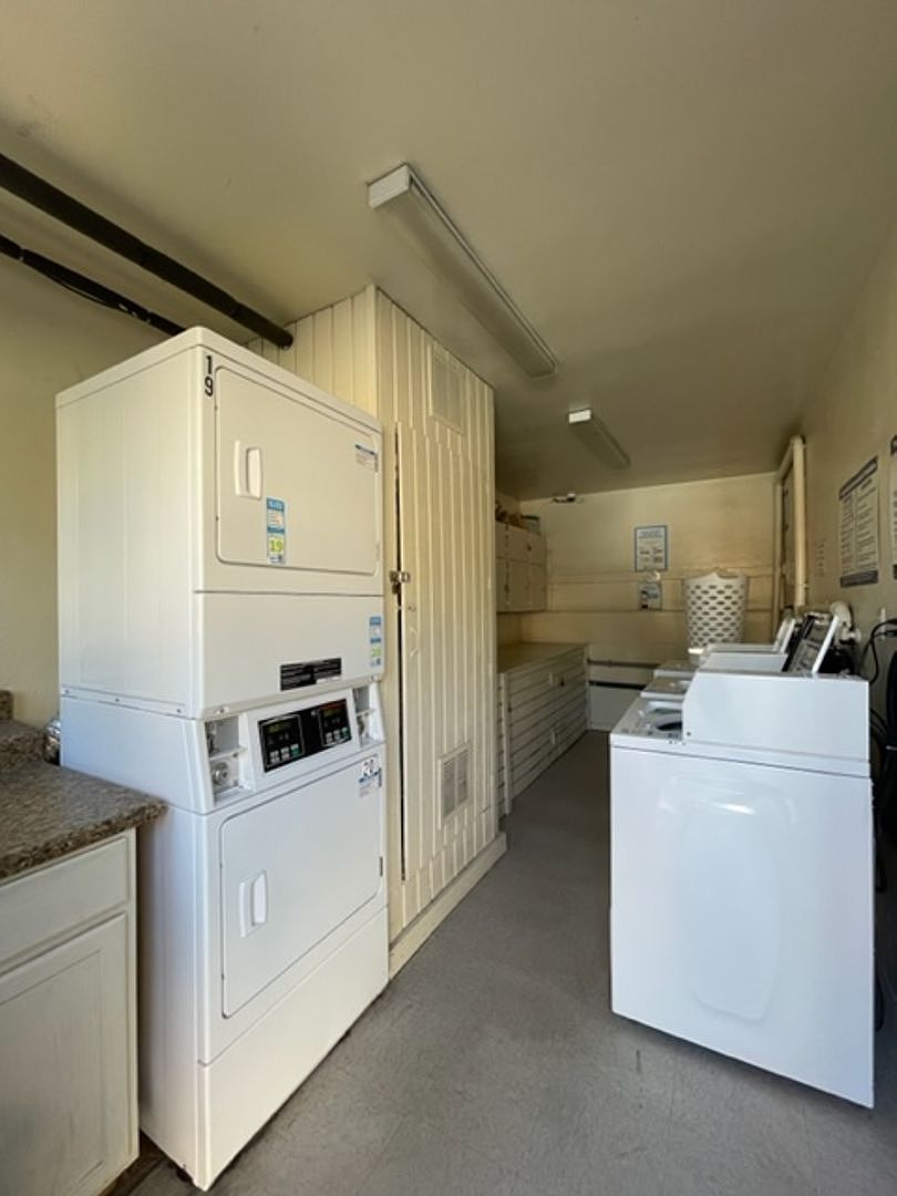 511 June Way photo 3