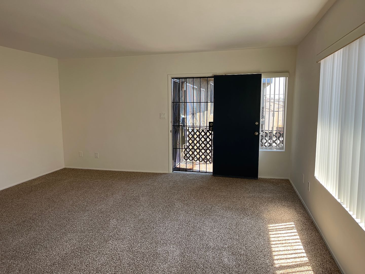 4055 Iowa St photo 5
