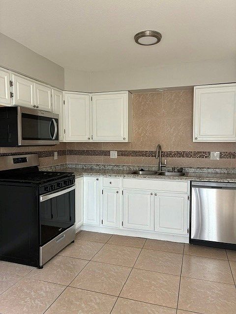 2607 44th St photo 4