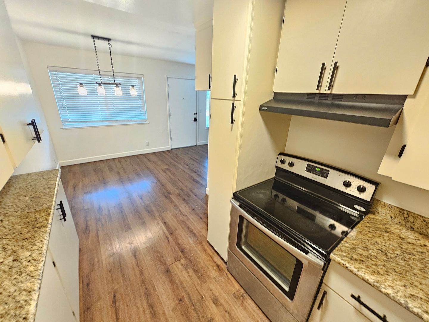 2BR/1BA Apartment on Francisco Ave · San Jose photo 2