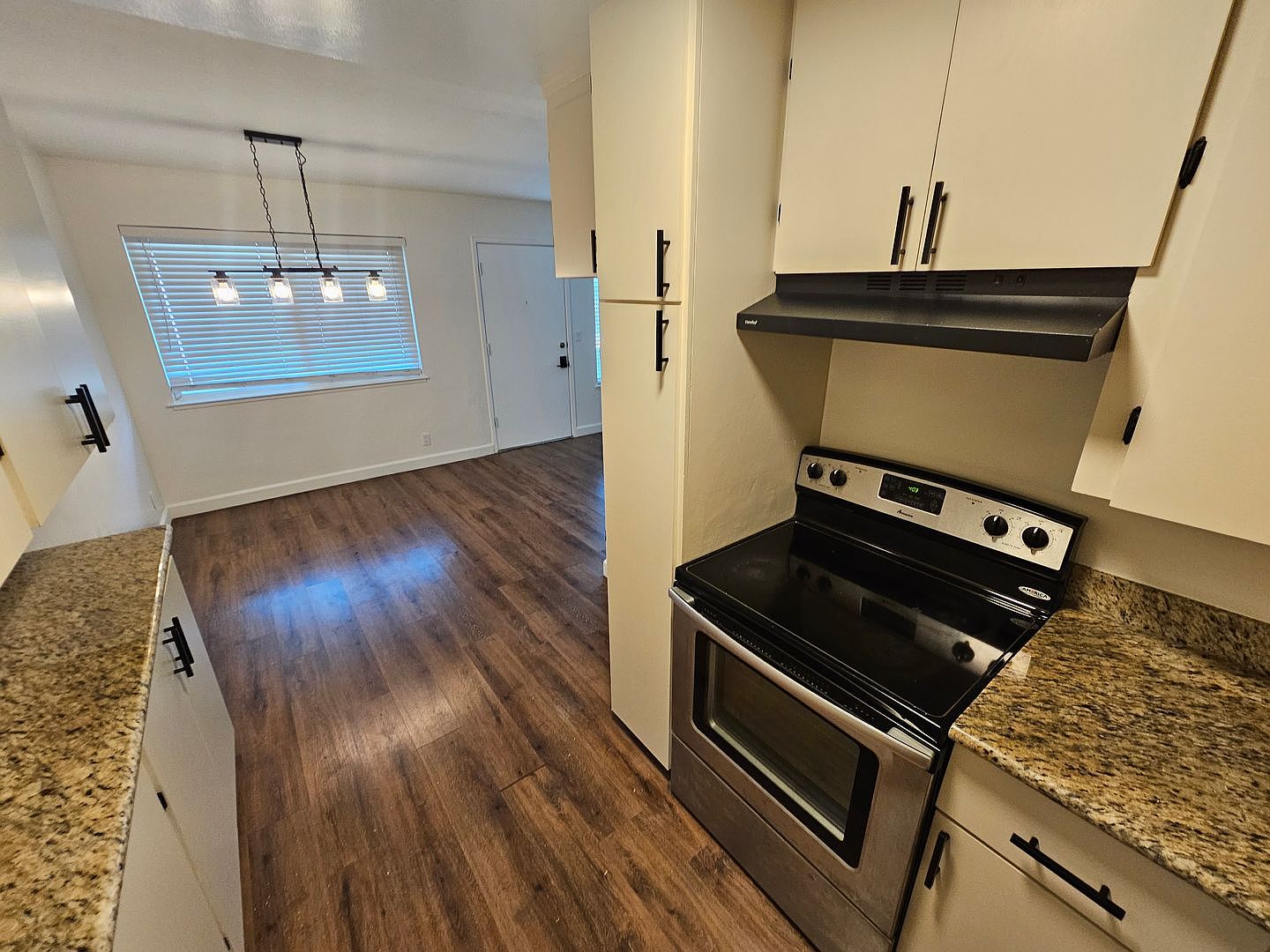 2BR/1BA Apartment on Francisco Ave · San Jose photo 5