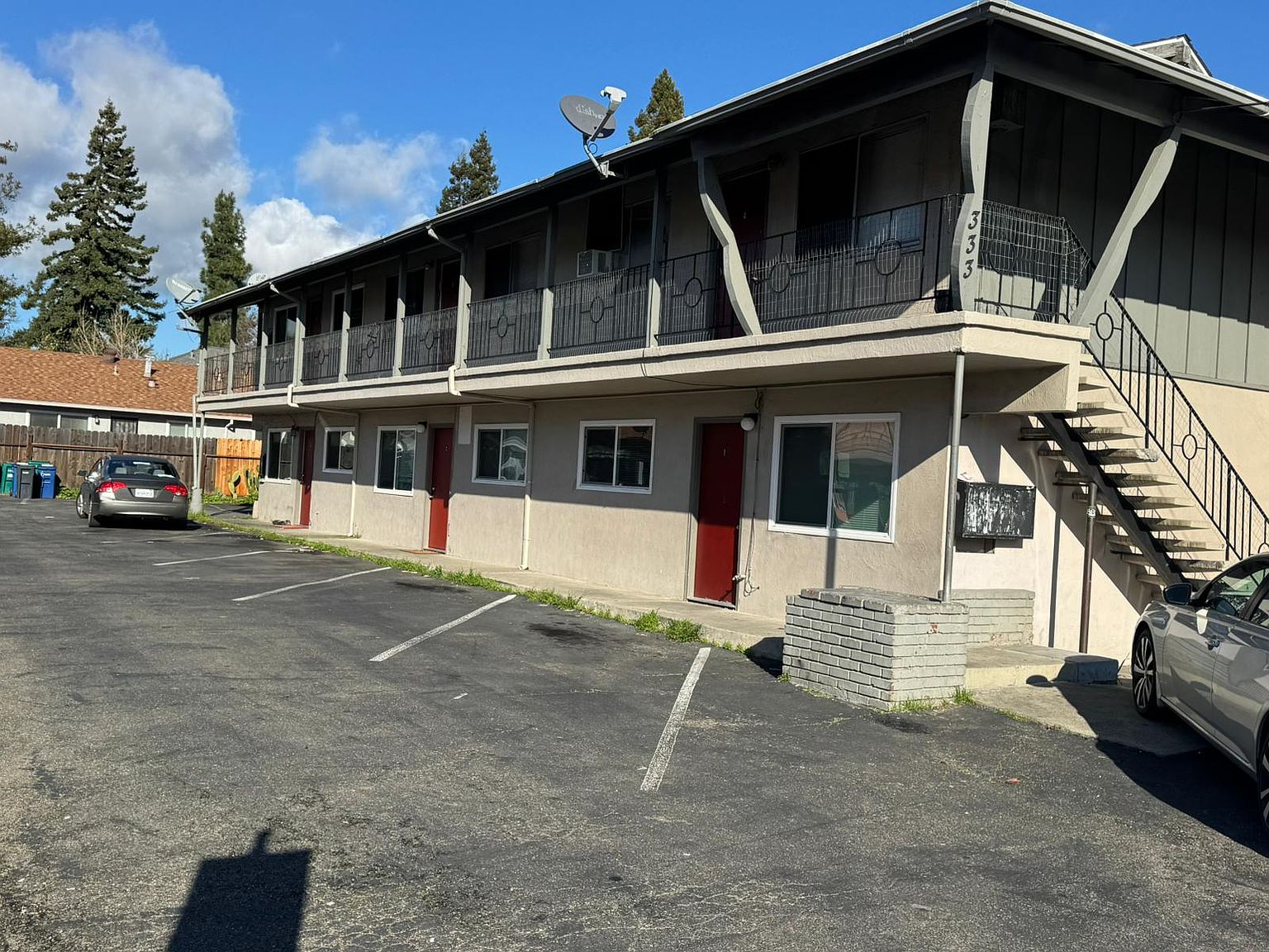 333 Dumont Ave, Unit 1 Rental photo 2