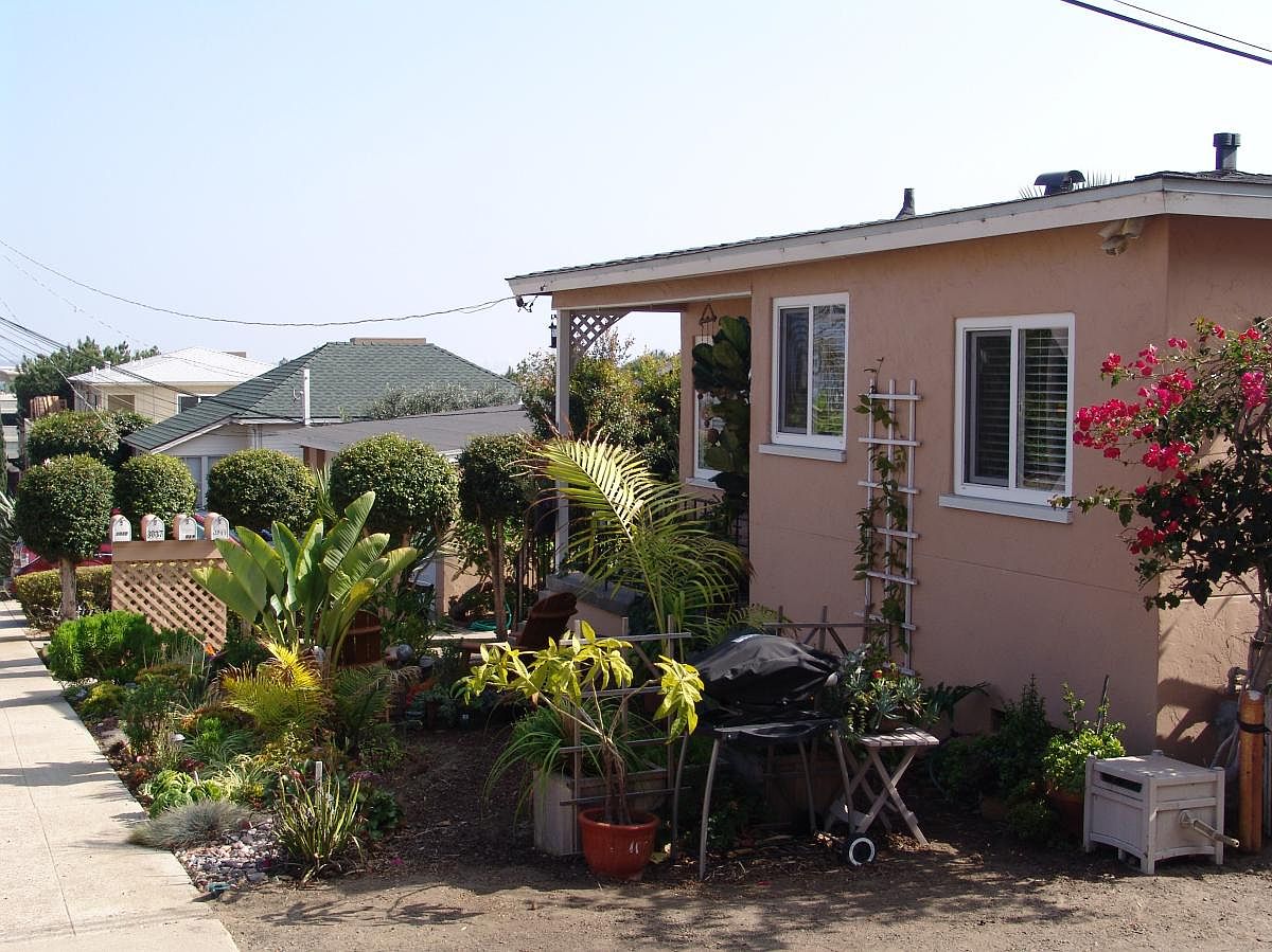 3037 McCall St photo 3