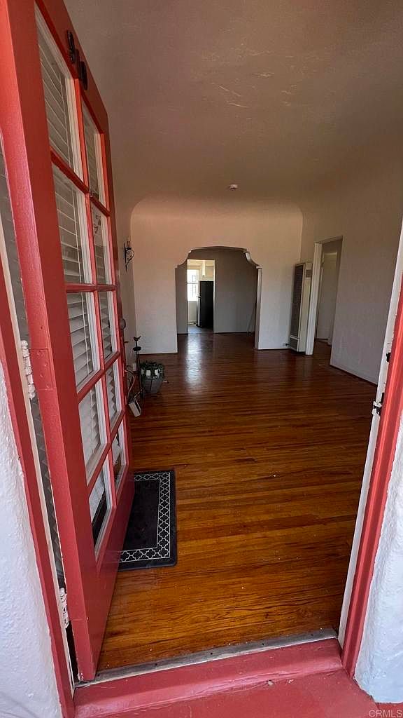 910 9th St photo 3