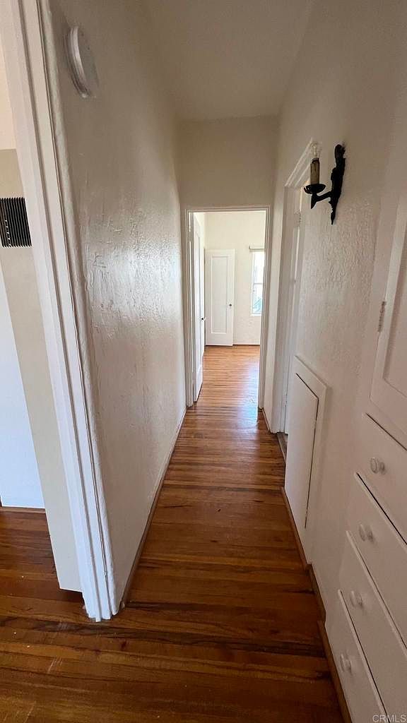 910 9th St photo 4