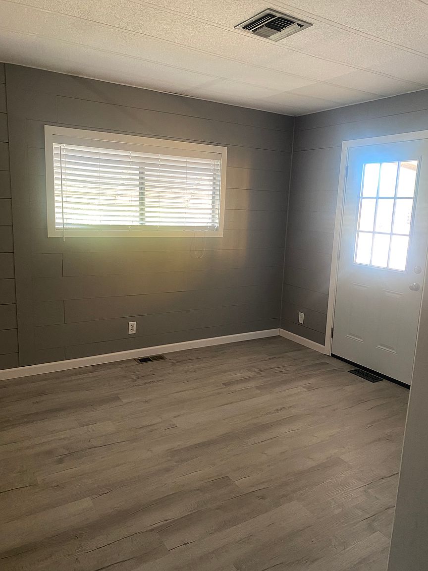 120 N VAL VISTA Drive photo 5