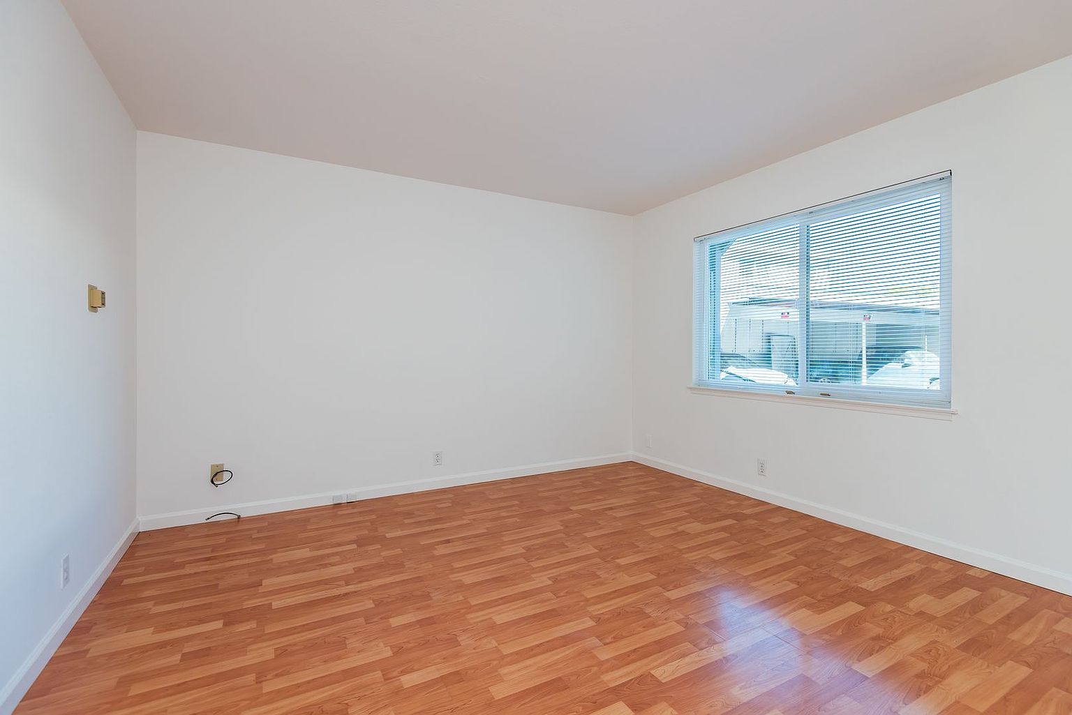 4 photo 2