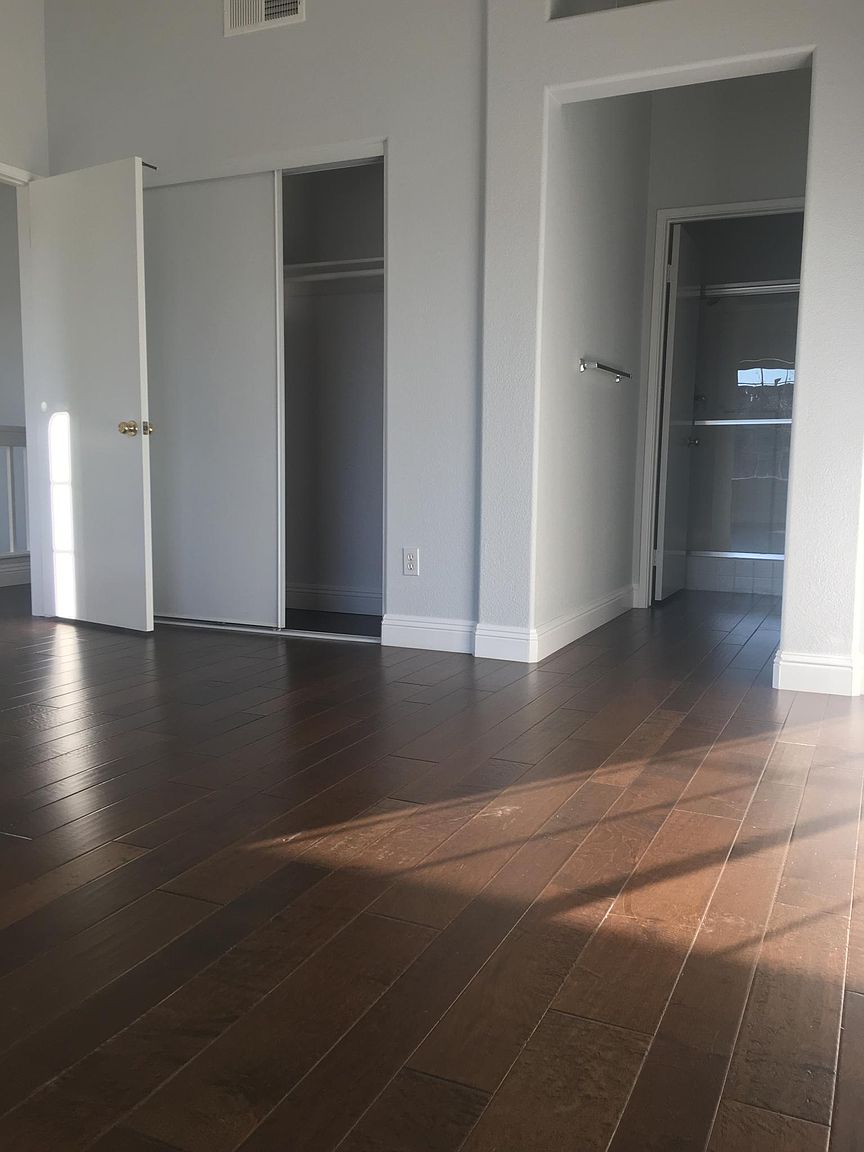 10340 Wateridge Cir photo 3