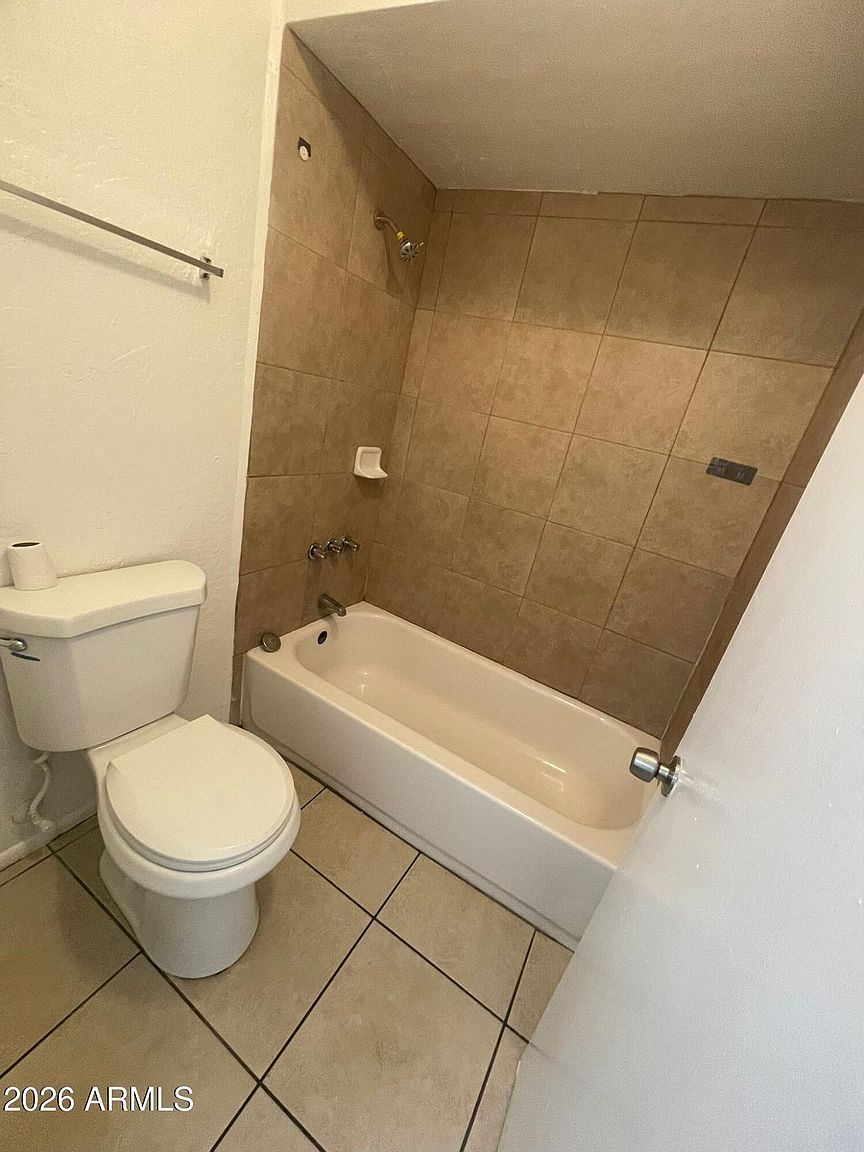 2666 N 43rd Ave #D photo 3