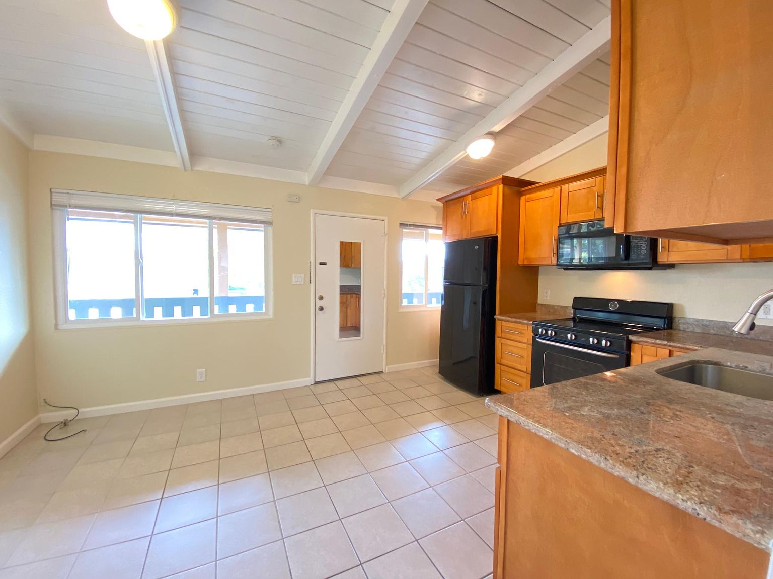 1BR/1BA Apartment on Lincoln Ave · Napa photo 3