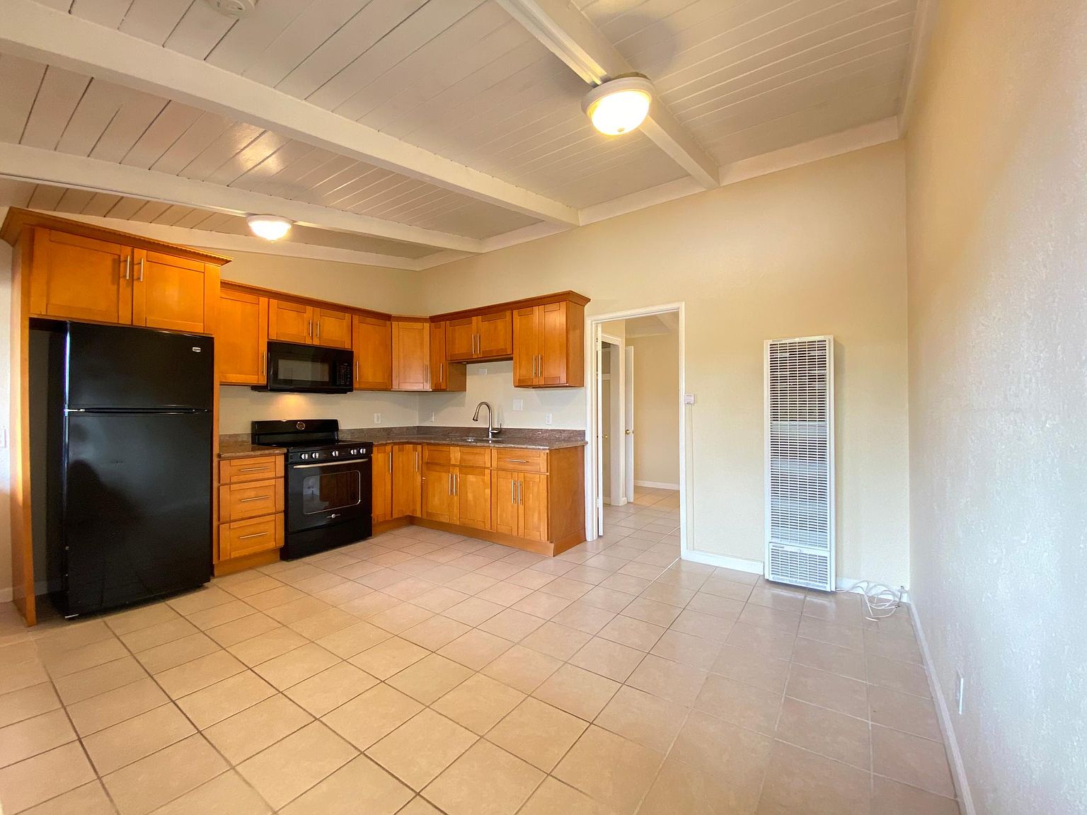 1BR/1BA Apartment on Lincoln Ave · Napa