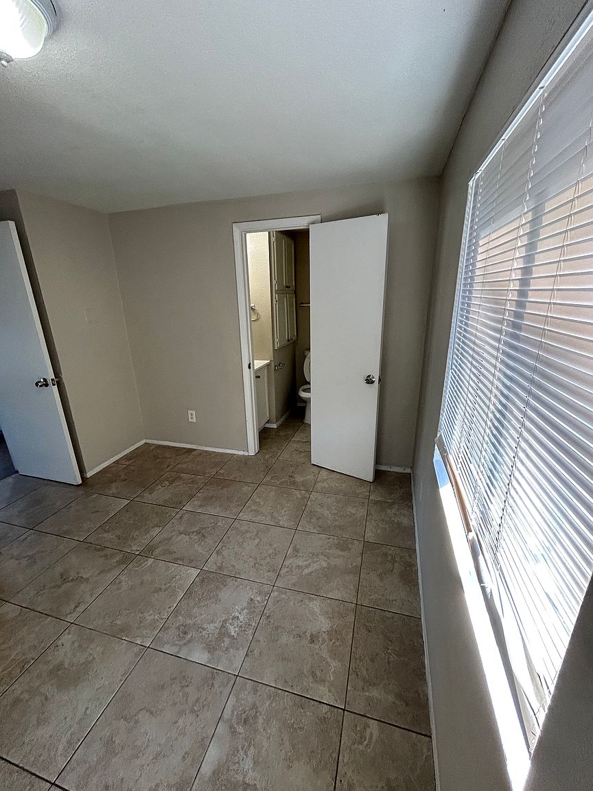 4002 W Tonto St photo 4