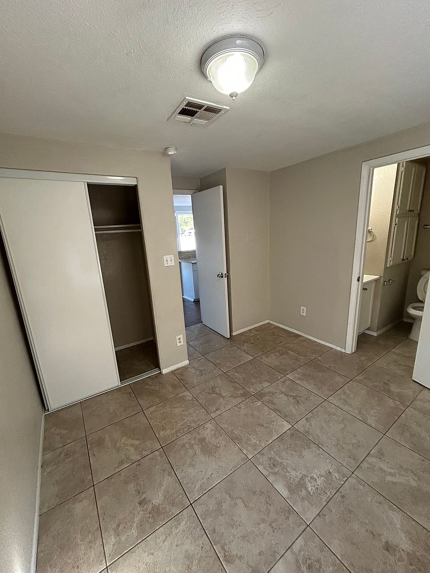 4002 W Tonto St photo 5