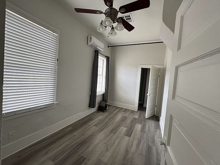 136 N 11th Ave APT 3 photo 3