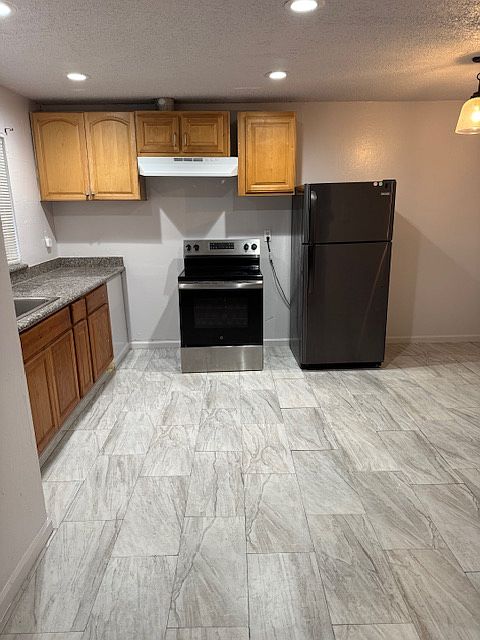 2117 Manzanita Way photo 3